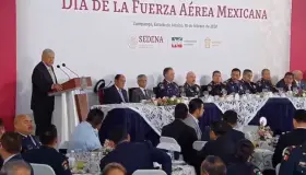 Encabeza López Obrador Día de la Fuerza Aérea Mexicana