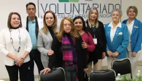 Apoya a mujer con Peluca Oncológica