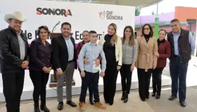 Entregan apoyos a discapacitados