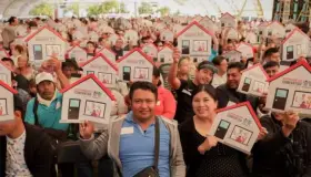 No habrá desalojos por adeudos al Infonavit: López Obrador