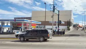 Evacuan locales por fuga de gas