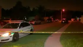 Asesina agente ICE a familia y se suicida