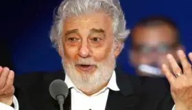Plácido Domingo acepta que acosó a mujeres y pide perdón