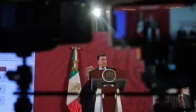 Exhiben a Walmart por acopio desmedido de cubrebocas