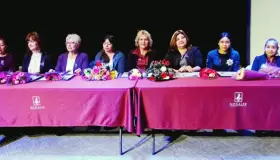 Reconocen a mujeres nogalenses