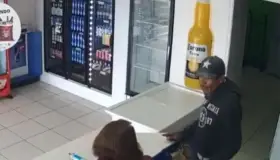 Detienen a sujeto que violó a empleada en expendio