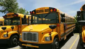 Anuncian cierre de escuela