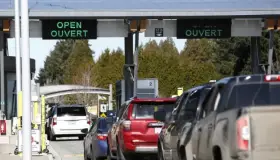 Anuncia Trump cierre de frontera con Canadá por coronavirus