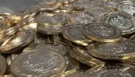 Peso alcanza nuevo mínimo histórico; rebasa 24 unidades por dólar