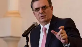 Ebrard y Pompeo abordan tema de COVID-19 en la frontera común