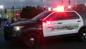 Agreden hermanos a agentes policiacos