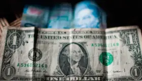 Registra el peso ganancia de 58 centavos frente al dólar