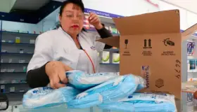 Hasta en más de 100% sube el costo de antibacterial y cubrebocas