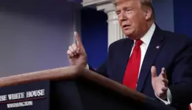 Trump promulga megaplan económico para EU ante el coronavirus