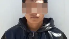 Detienen a dos con droga y arma de fuego