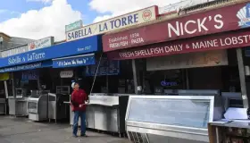 Solicitan 6.6 millones ayuda por desempleo, nuevo récord en EU