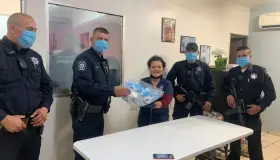 Entregan protección a policías