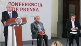 Adeudo de 50 mmdp de 15 empresas al SAT serían para salud