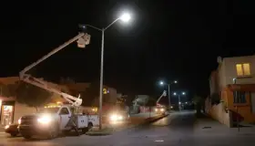 Rehabilitan luminarias en colonia Lomas de Anza