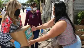 Supervisa Gobernadora la entrega de apoyo alimentario