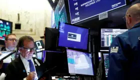 Caída del petróleo arrastra a mercados financieros