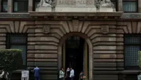 Banxico reduce tasa de interés en 50 puntos base y la deja en 6%