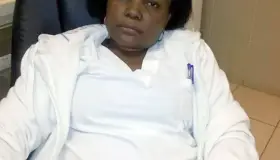 Denuncian represión por críticas a falta de medicinas