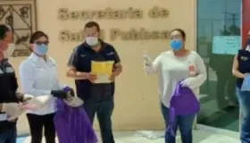 Donan material de protección para empleados de Peñasco