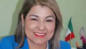 Apoyan a estudiantes con equipo