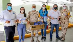 Donan equipo a Hospital Militar