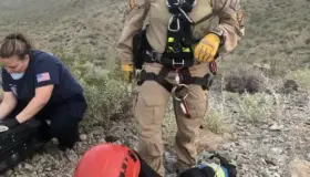 Rescatan a migrantes perdidos en el desierto