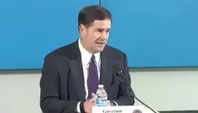 Revitaliza Doug Ducey economía de Arizona