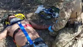 Rescatan a dos hombres perdidos en el desierto