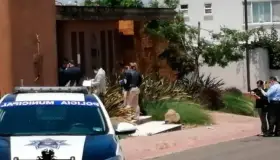 Catean casa de Francisco Vega, exgobernador de Baja California