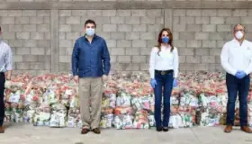 Donan Notarios alimento