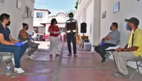 Atiende Alcalde a sectores vulnerables