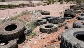 Sancionan a dos empresas