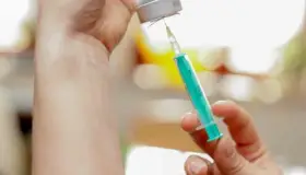 Hay 120 posibles vacunas contra el coronavirus, anuncia la OMS