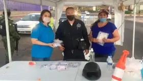 Entregan material para protección