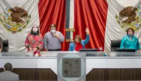 Trabaja Congreso por “Héroes de la salud”