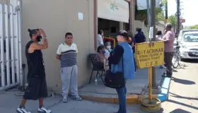 Se manifiestan contra cortes de la Comisión Federal de Electricidad