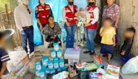 Se reúne operadora de C5i con madre que apoyó en parto