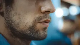 ¿Barbones deberán rasurarse para regresar a trabajar?