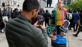 'El racismo es la pandemia', así marchan miles en todo el mundo