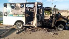 Tras fallecimiento de hombre por Covid-19, pobladores queman alcaldía y clínica en Chiapas