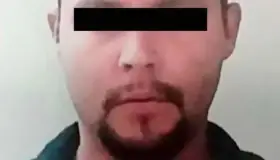 Intenta prender fuego a su esposa