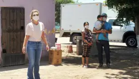 Entrega Gobernadora apoyos alimentarios