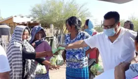 Entregan apoyos a grupos étnicos