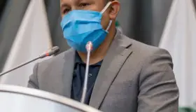 A favor diputados por reducción de regidores