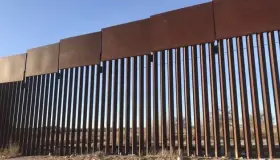 Continuará muro en frontera de Nogales